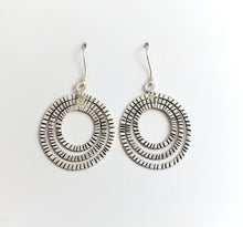 CONCENTRIC DESIGN SILVER EARRINGS