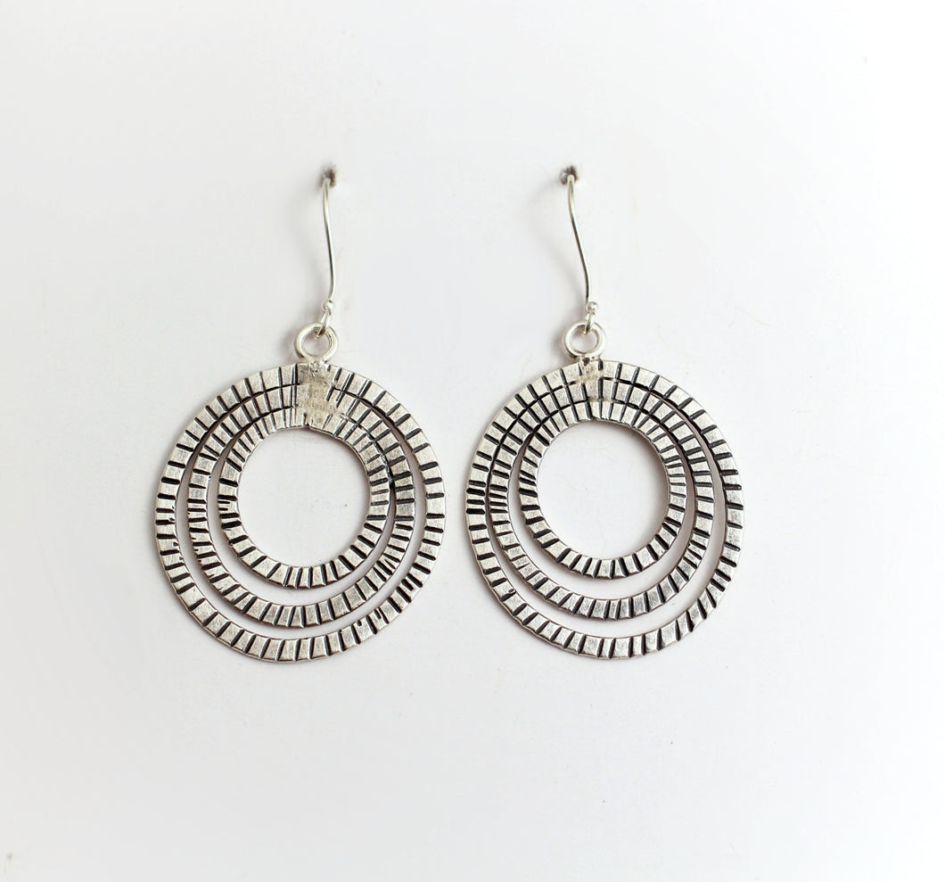 CONCENTRIC DESIGN SILVER EARRINGS