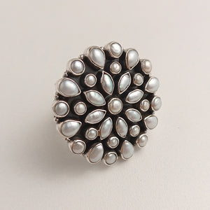 ROUND PEARL AND SILVER RING