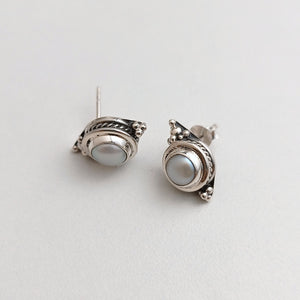 PEARL AND SILVER STUD EARRINGS
