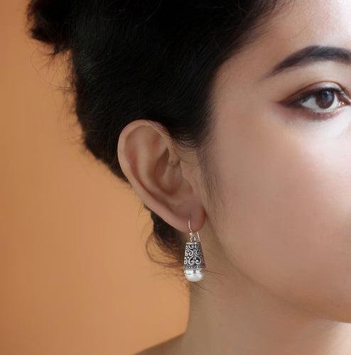 FINE SILVER FILIGREE EARRINGS WITH NATURAL PEARL