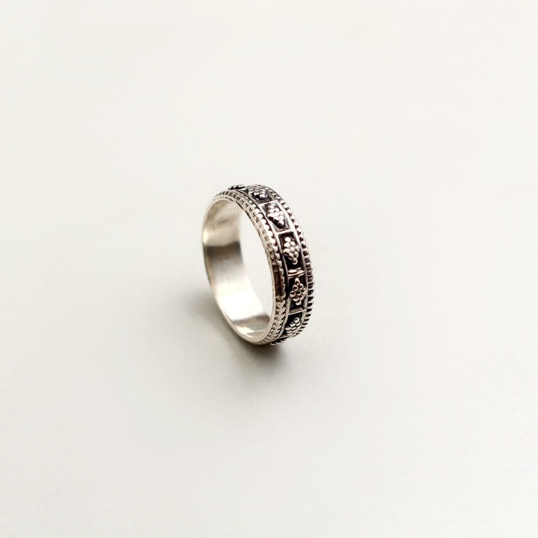 FINE RAWA BAND RING