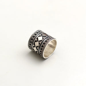 FINE SILVER RING