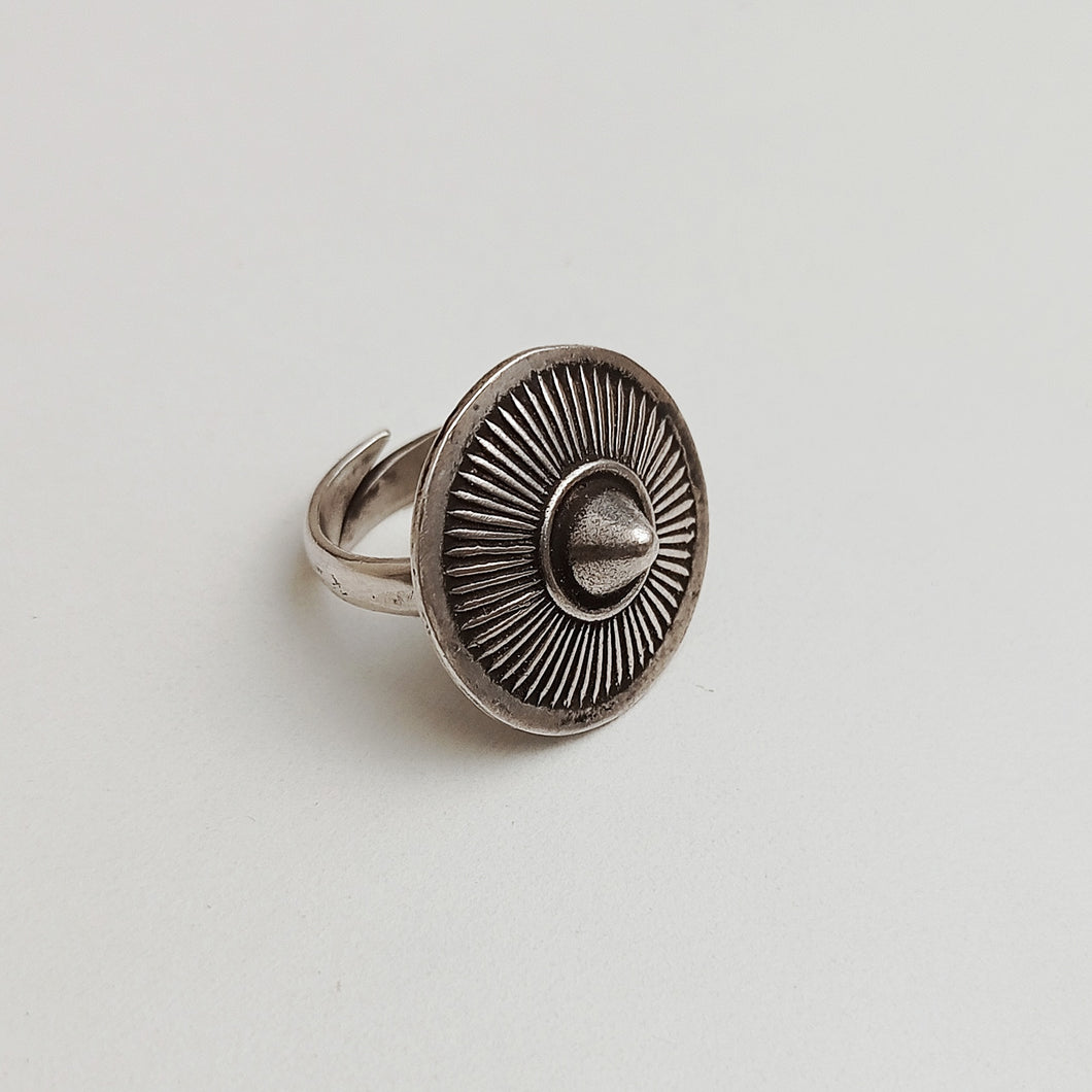 CIRCULAR SILVER RING
