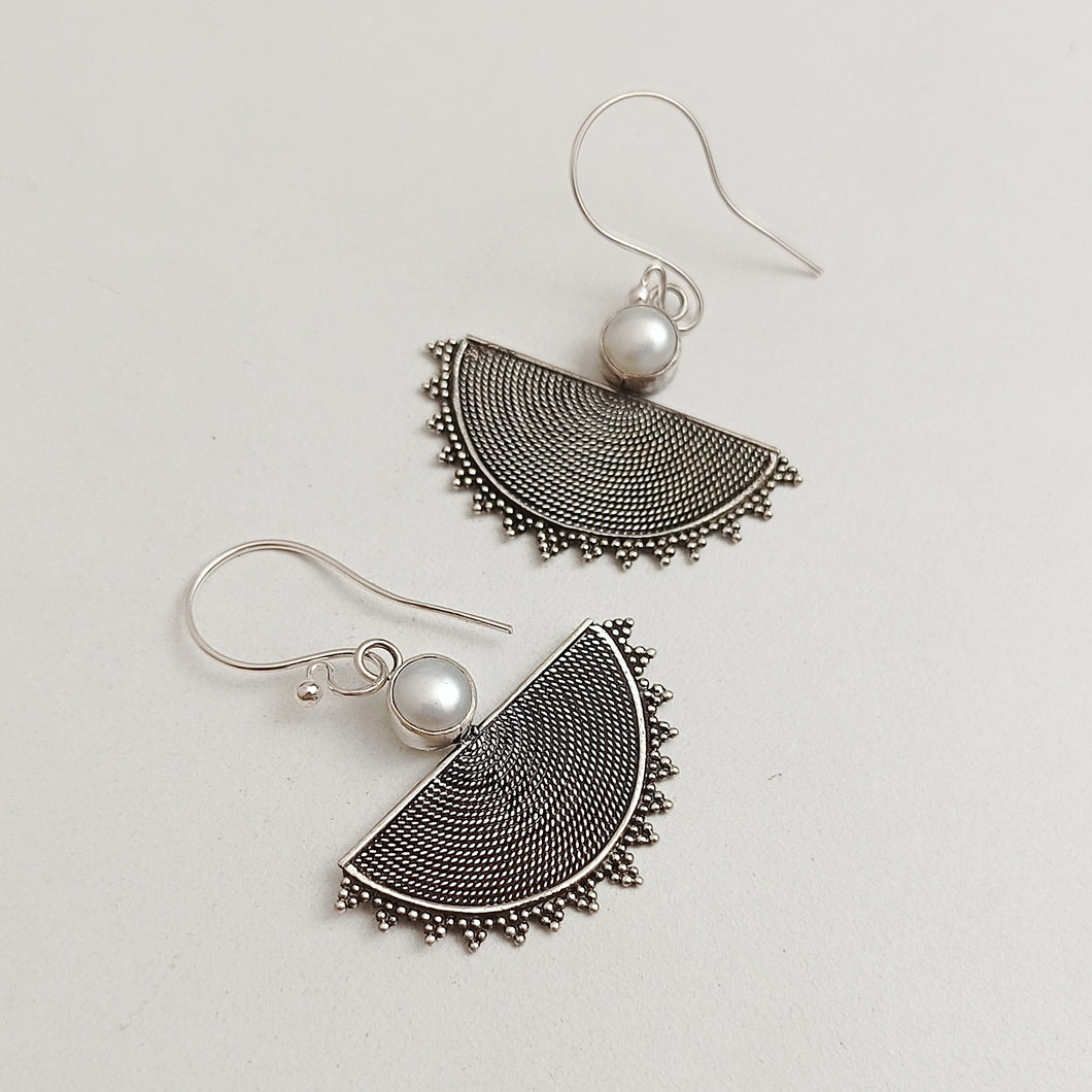 FAN EARRINGS WITH PEARL