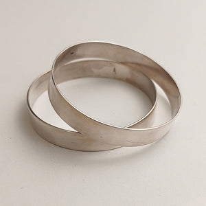 Contemporary silver bangle