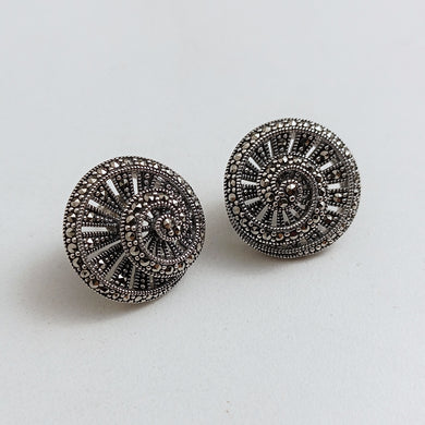 SHELL STUDS
