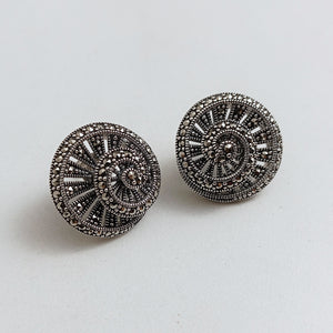 SHELL STUDS