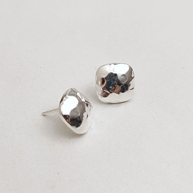 Unisex hammered silver studs
