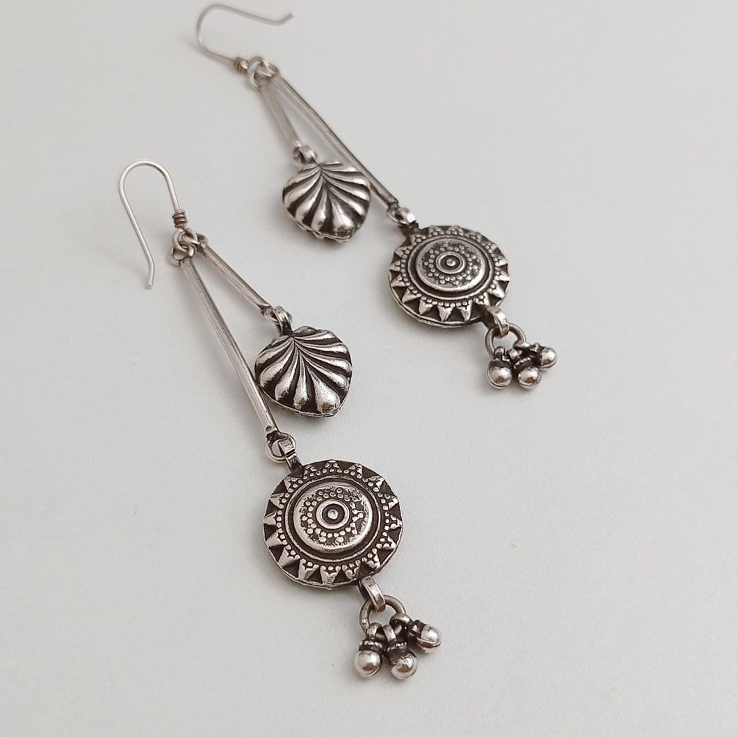 SILVER DANGLING EARRINGS