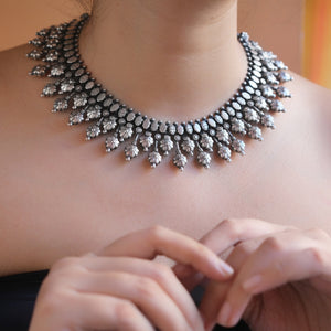 FLORAL SILVER NECKLACE