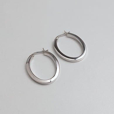 CONTEMPORARY SILVER HOOPS