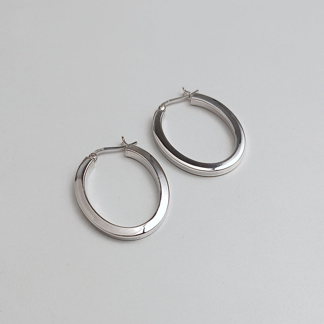 CONTEMPORARY SILVER HOOPS
