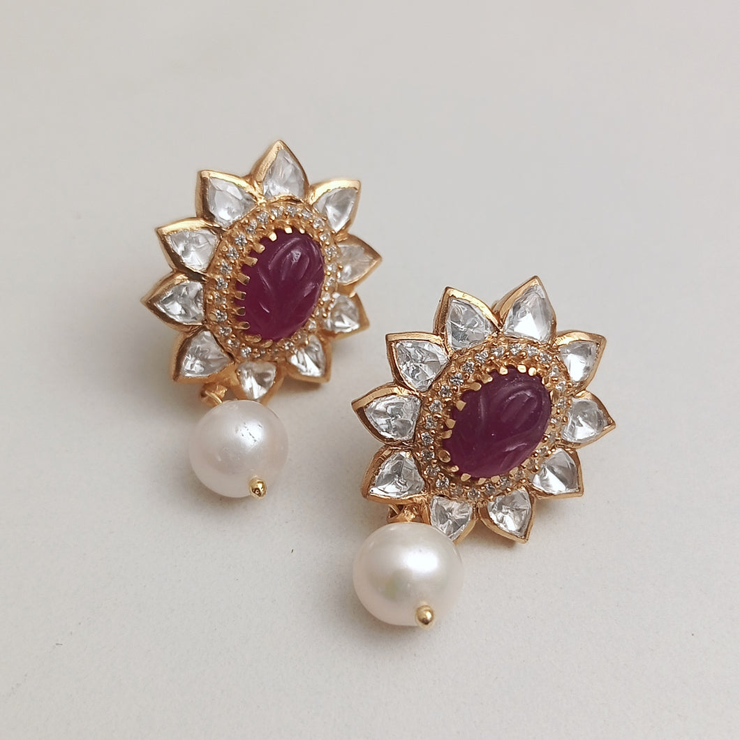 RED KUNDAN STUDS