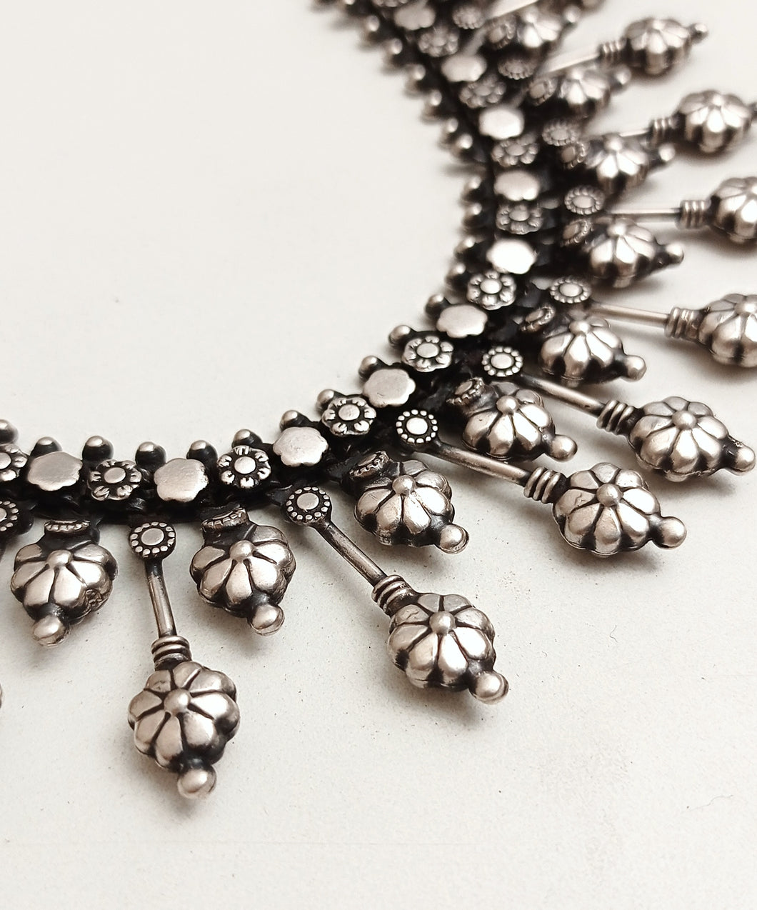 FLORAL SILVER NECKLACE