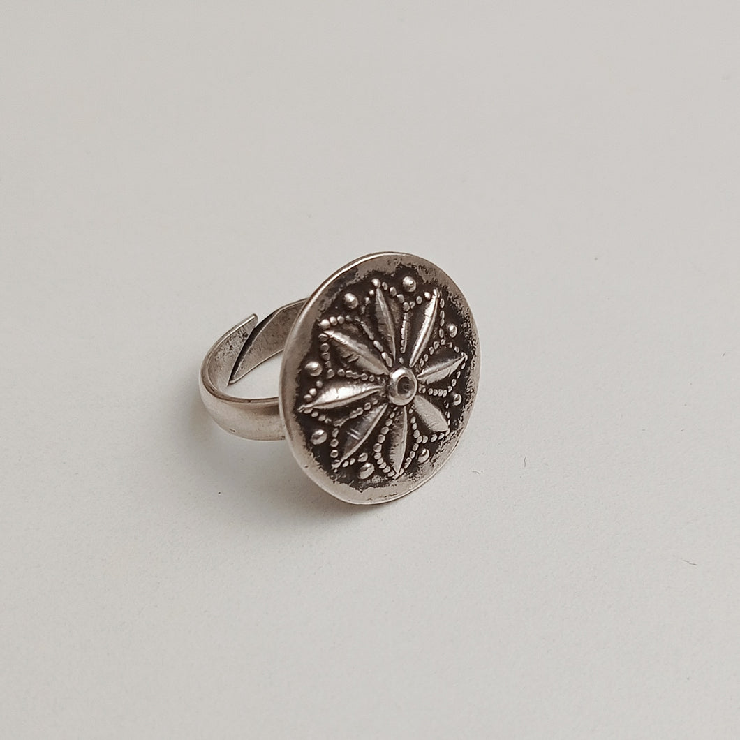 FLORAL RING
