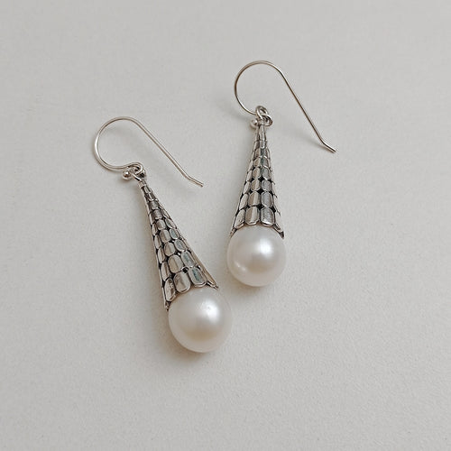SILVER DROP EARRINGS WITH PEARL