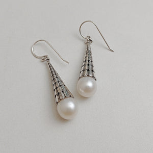 SILVER DROP EARRINGS WITH PEARL