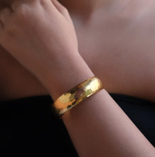 BROAD HAMMERED CUFF