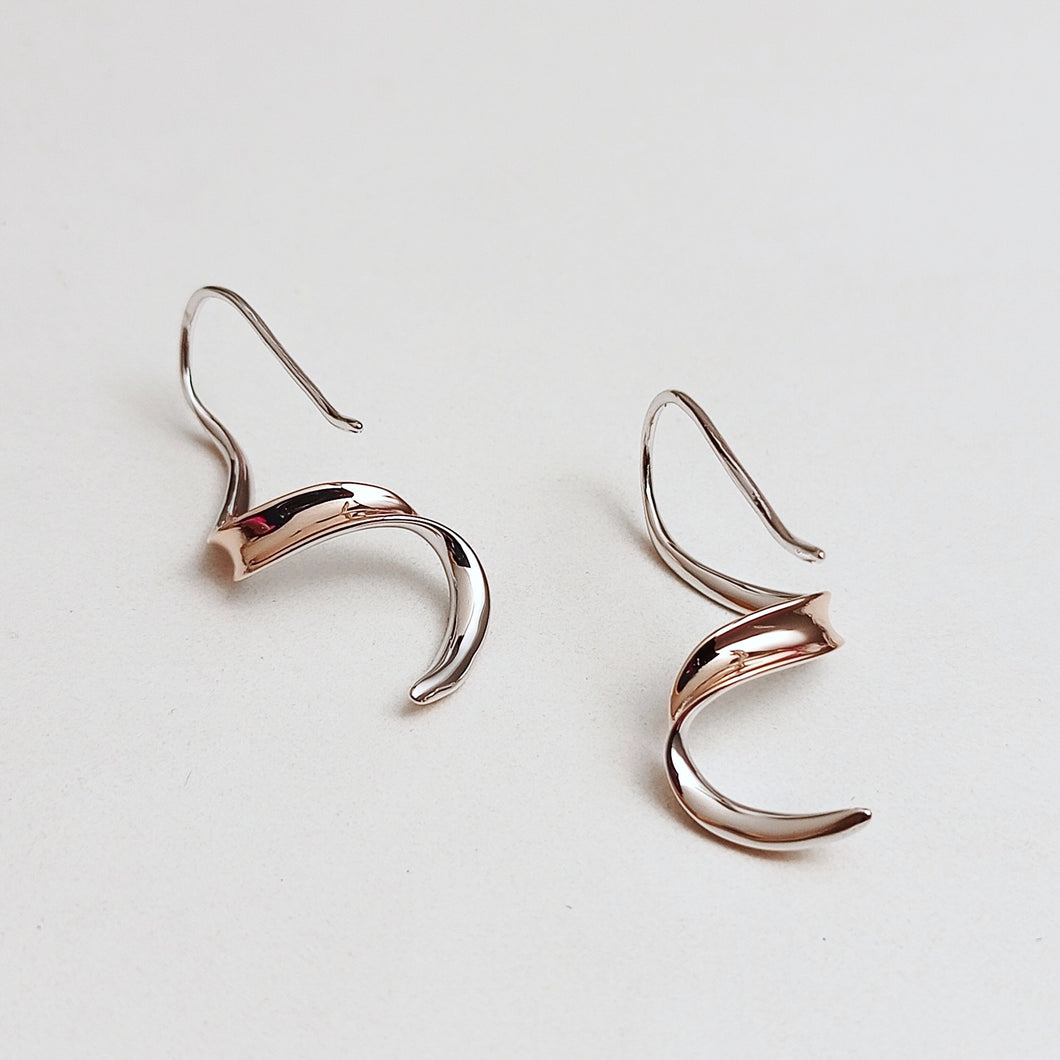 ROSE GOLD SILVER SWIRL EARRINGS