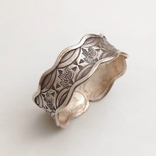 ELEPHANT EMBOSSED SILVER CUFF